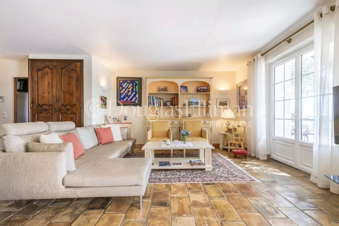 Villa in Châteauneuf-Grasse, Provence-Alpes-Côte d'Azur, France 5 - 14660149