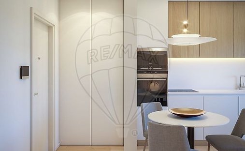 Apartment in Santo António dos Cavaleiros, Lisbon, Portugal 1
