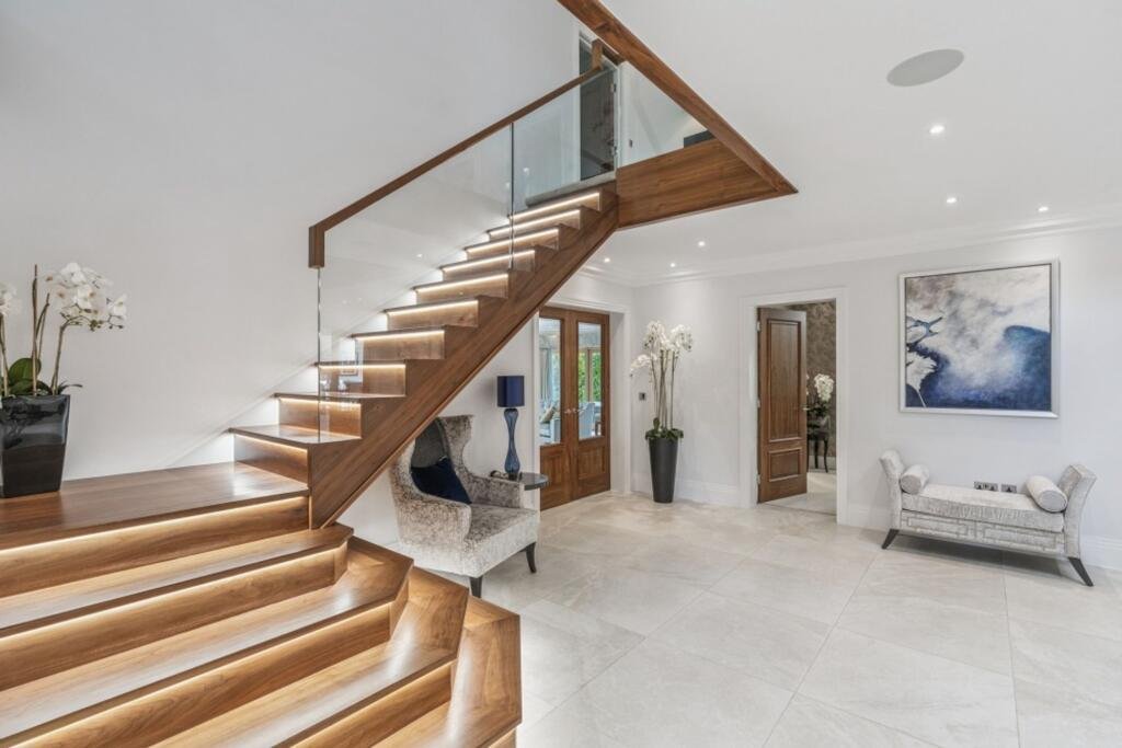 House in Beaconsfield, England 2 - 17495824