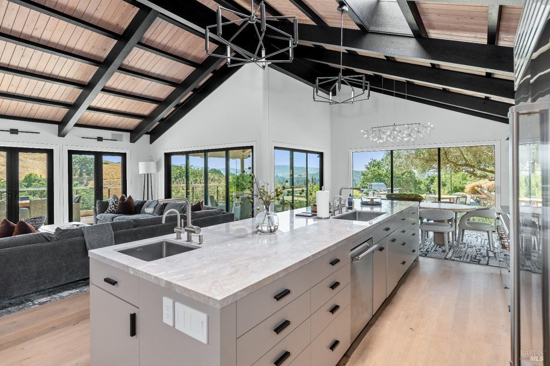 Co Op in Napa, California, United States 5 - 17497416