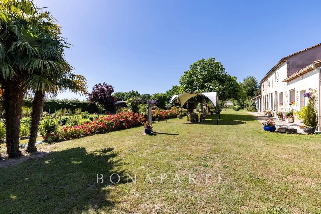 Estate in Vensac, Nouvelle-Aquitaine, France 4 - 17497764
