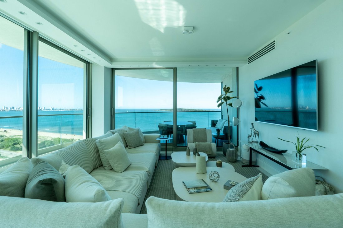 Apartment in Punta del Este, Maldonado Department, Uruguay 2 - 17496372