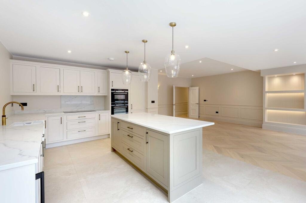 Apartment in Beaconsfield, England 3 - 17495855