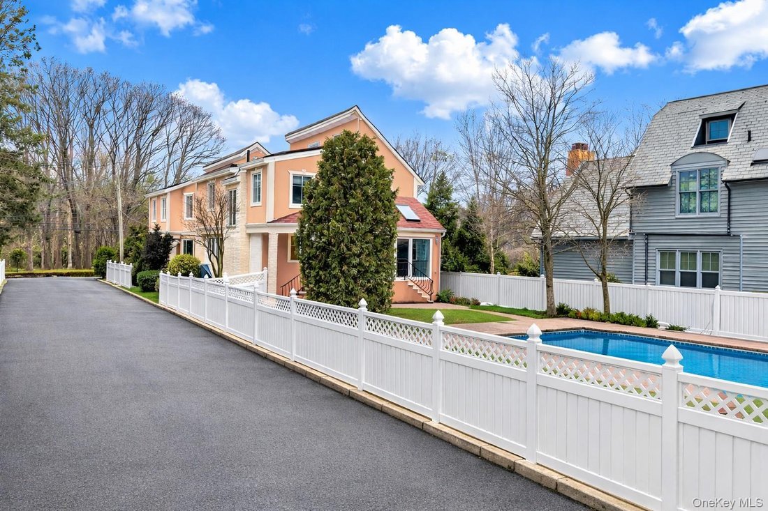 House in New York, New York, United States 3 - 17496515