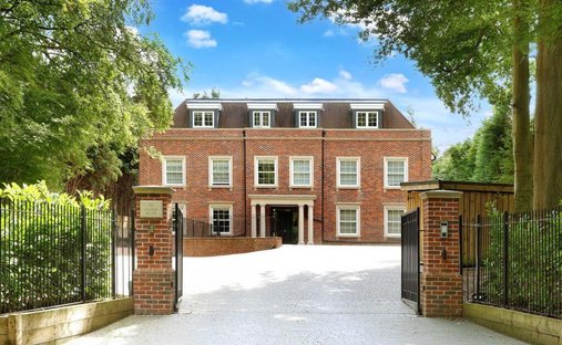Apartment in Jordans, England 1