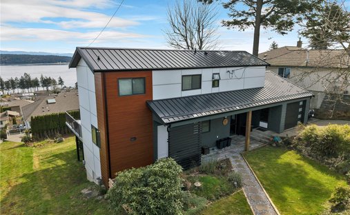 House in Campbell River, British Columbia, Canada 1