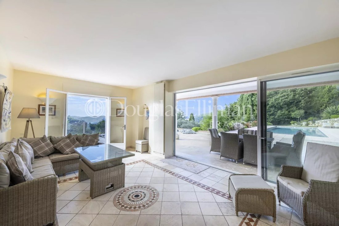 Villa in Châteauneuf-Grasse, Provence-Alpes-Côte d'Azur, France 4 - 16358271