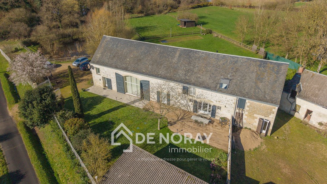 House in Sainte-Catherine-de-Fierbois, Centre-Val de Loire, France 1 - 17494440