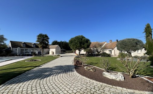 Estate in Centre, Amboise, France 1