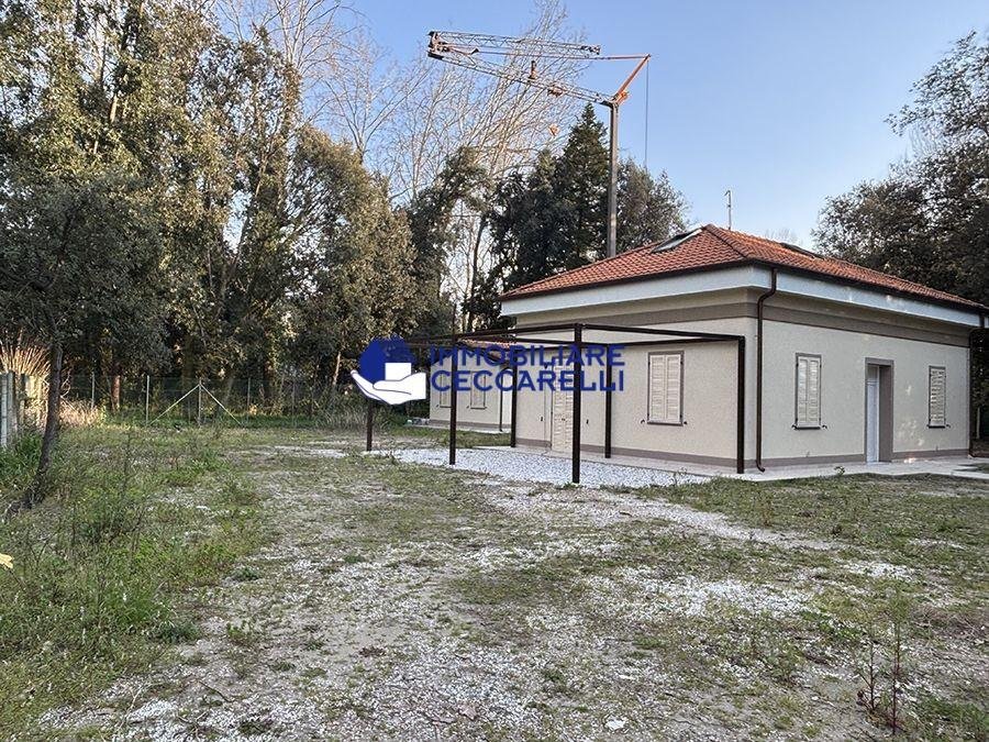 House in Ronchi, Massa, Italy 2 - 17497612