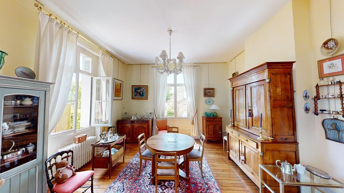 Estate in Neuvy-le-Roi, Centre-Val de Loire, France 4 - 17494203