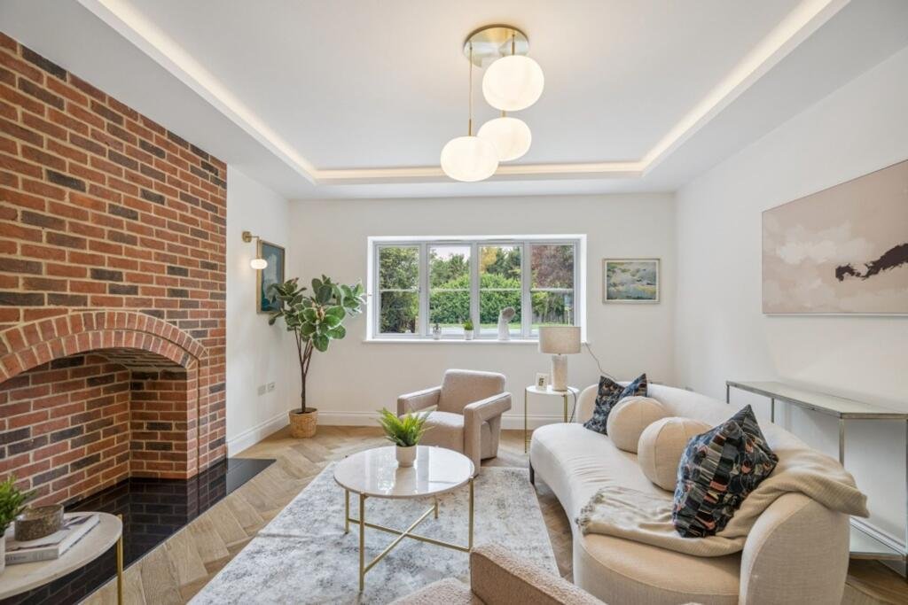 House in Tatling End, Gerrards Cross, England 2 - 17495846