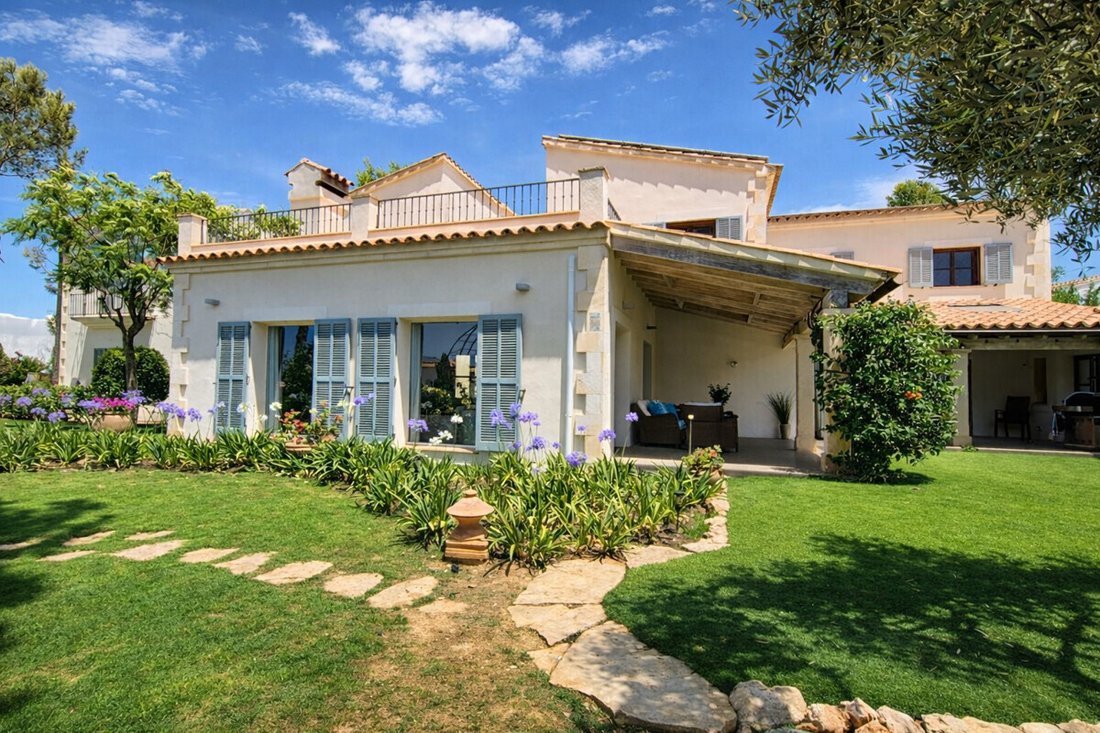 Villa in Rotes Velles, Calvia, Balearic Islands 1 - 17497376