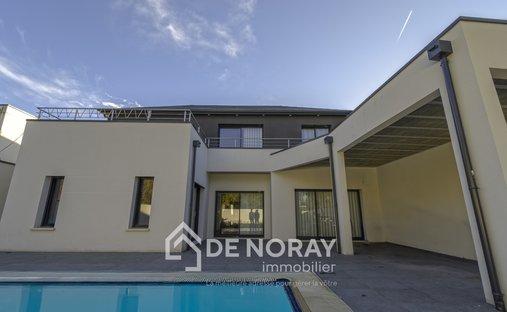 Villa in Joué-lès-Tours, Centre-Val de Loire, France 1