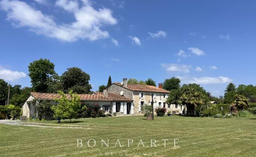 Estate in Vensac, Nouvelle-Aquitaine, France 1