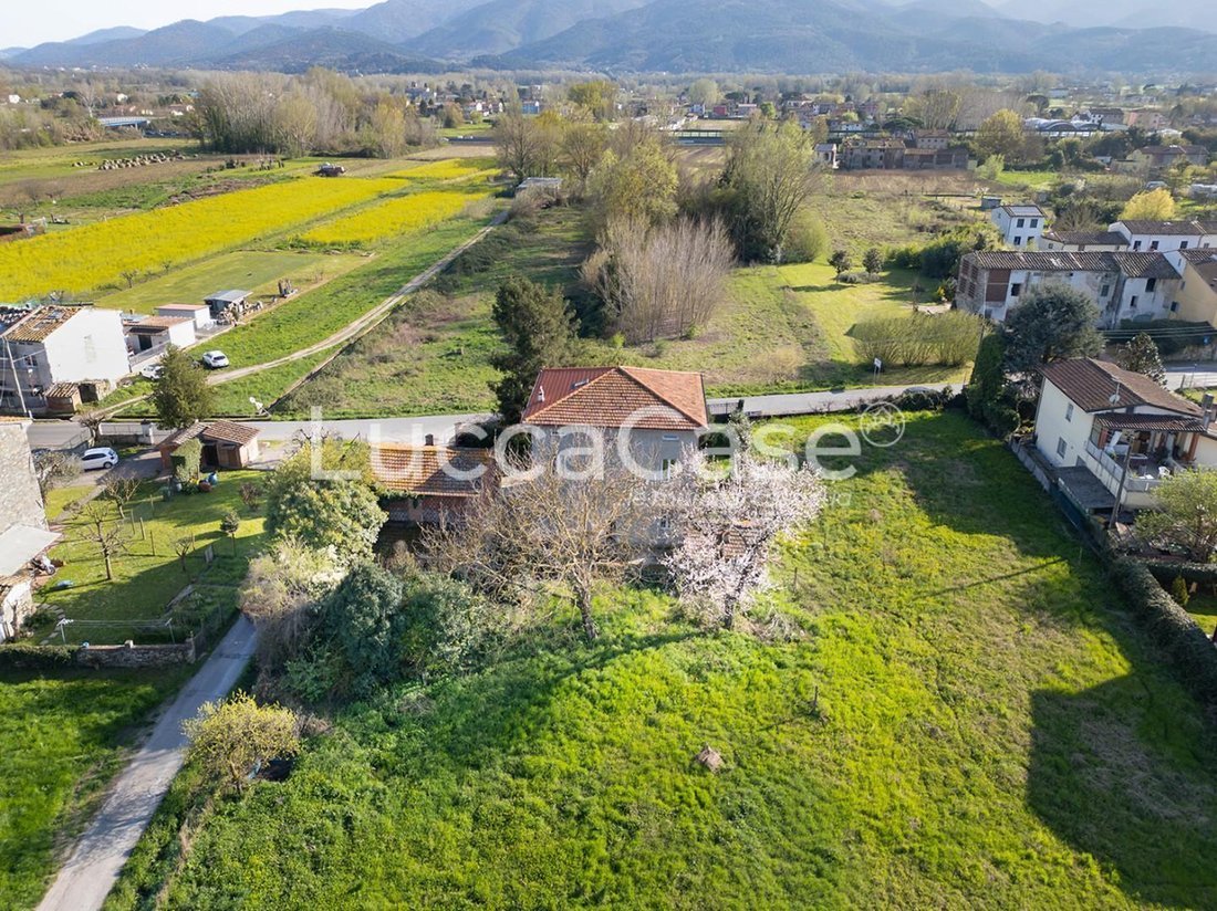 Villa in Center, Capannori, Tuscany 4 - 15745310
