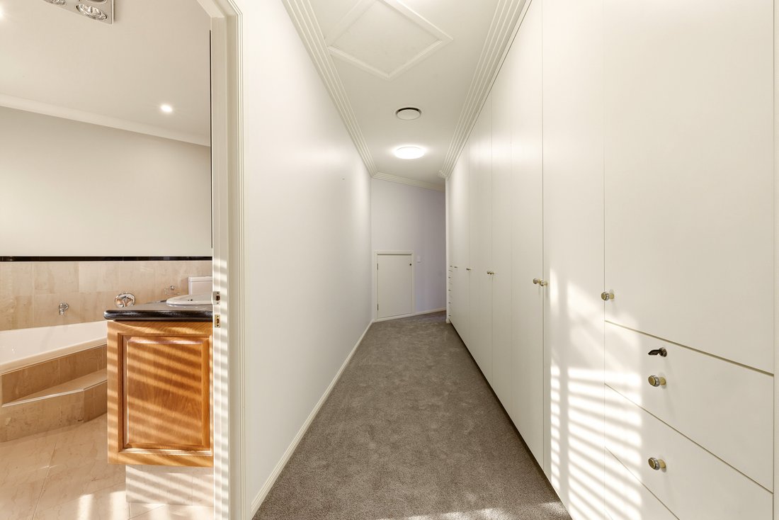 House in Bridgeman Downs, Queensland, Australia 3 - 17498483