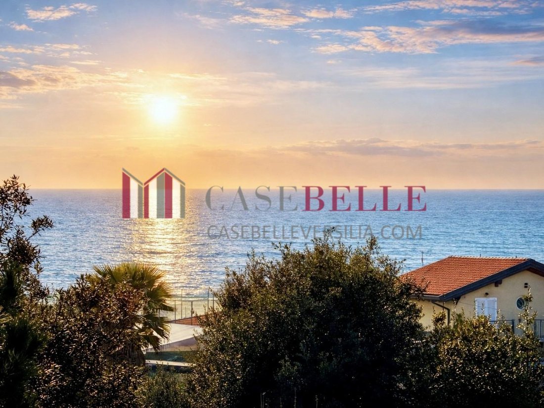 Penthouse in Motrone, Pietrasanta, Italy 1 - 17497611