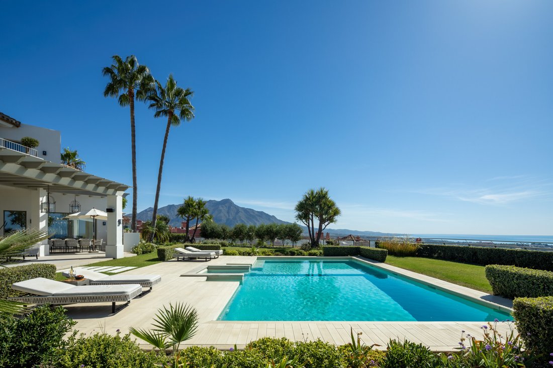 Villa in La Quinta, Benahavis, Andalusia 2 - 17495833