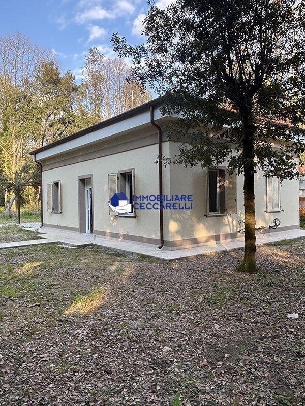 House in Ronchi, Massa, Italy 4 - 17497612