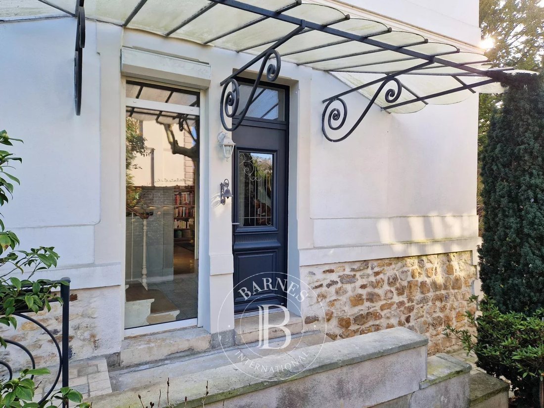 House in Pasteur I, Sannois, France 2 - 17497675