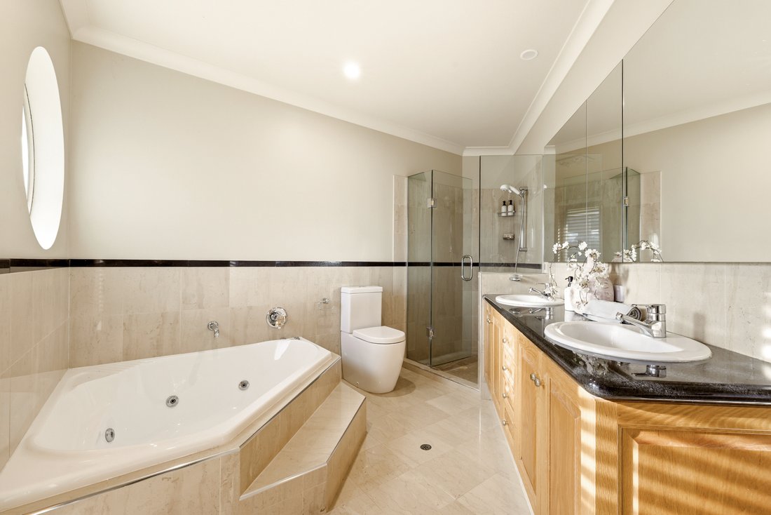 House in Bridgeman Downs, Queensland, Australia 4 - 17498483