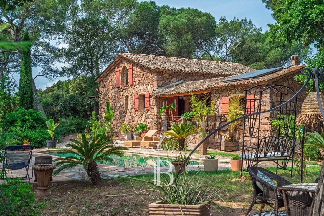 Country House in La Bouverie, Roquebrune-sur-Argens, France 1 - 17467270