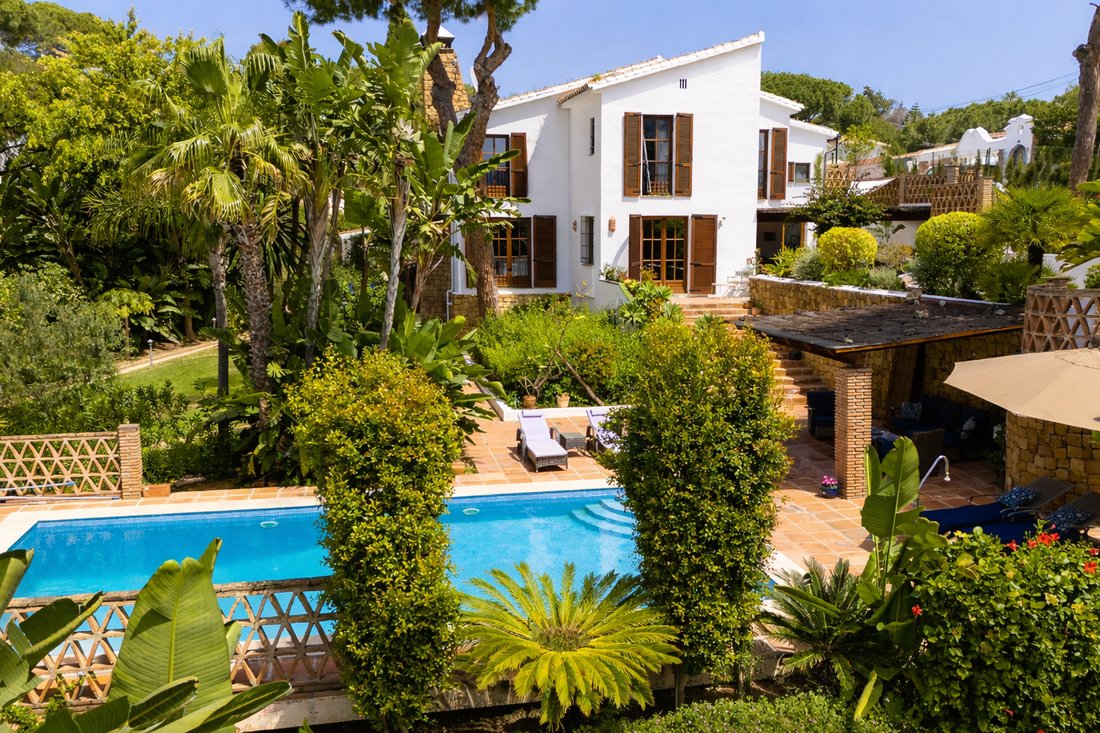 Villa in Elviria-Cabopino, Marbella, Spain 1 - 17497568