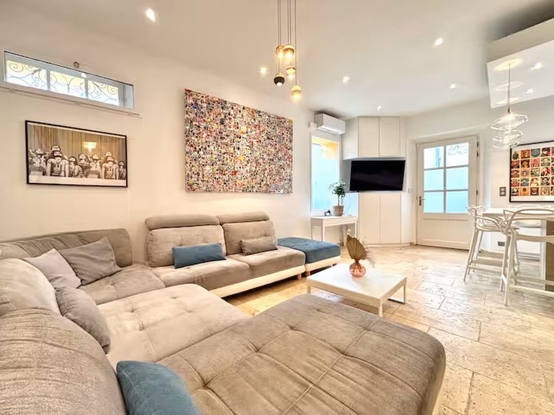 House in Zone Est Diffuse, Saint-Tropez, France 2 - 16297114