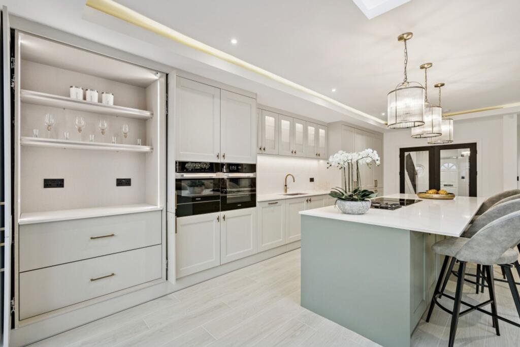 House in Bushey, Hertsmere, England 5 - 17495806