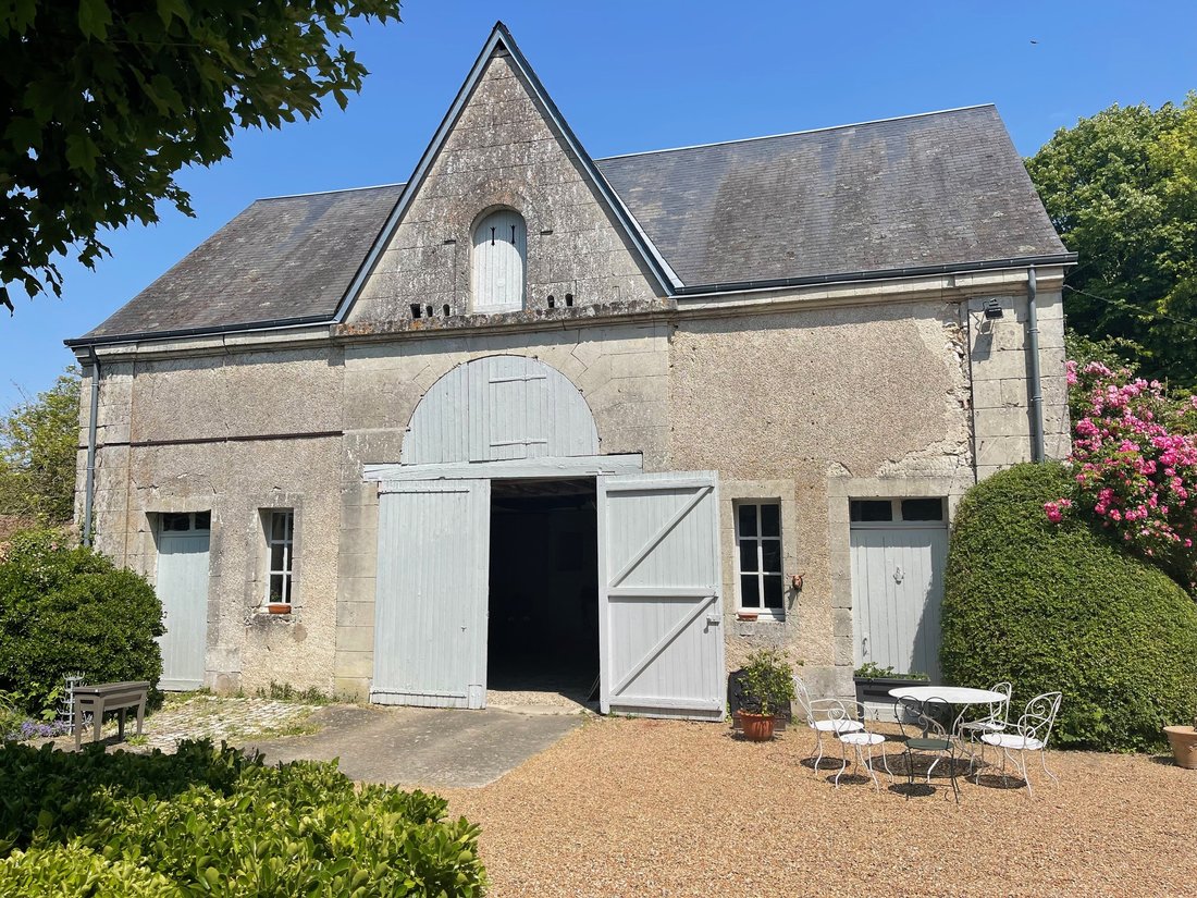 Estate in Neuvy-le-Roi, Centre-Val de Loire, France 2 - 17494203