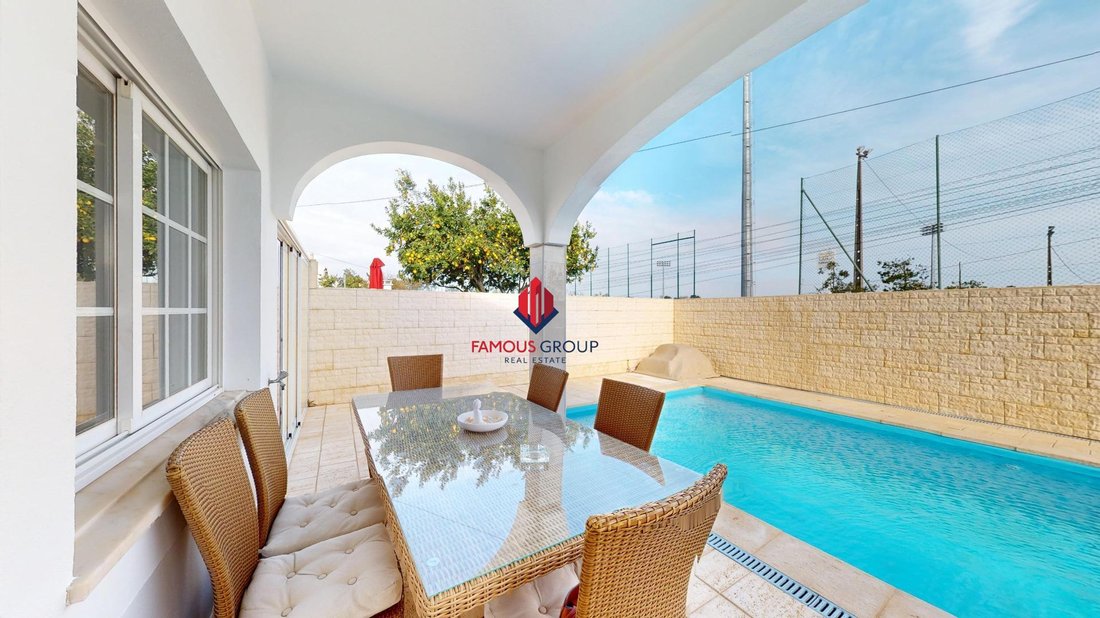 Villa in Lagoa e Carvoeiro, Algarve, Portugal 1 - 17499616
