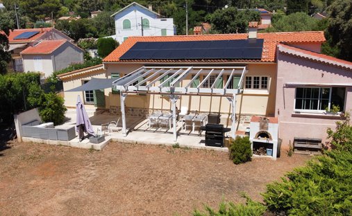 Villa in Valette Nord, La Valette-du-Var, France 1