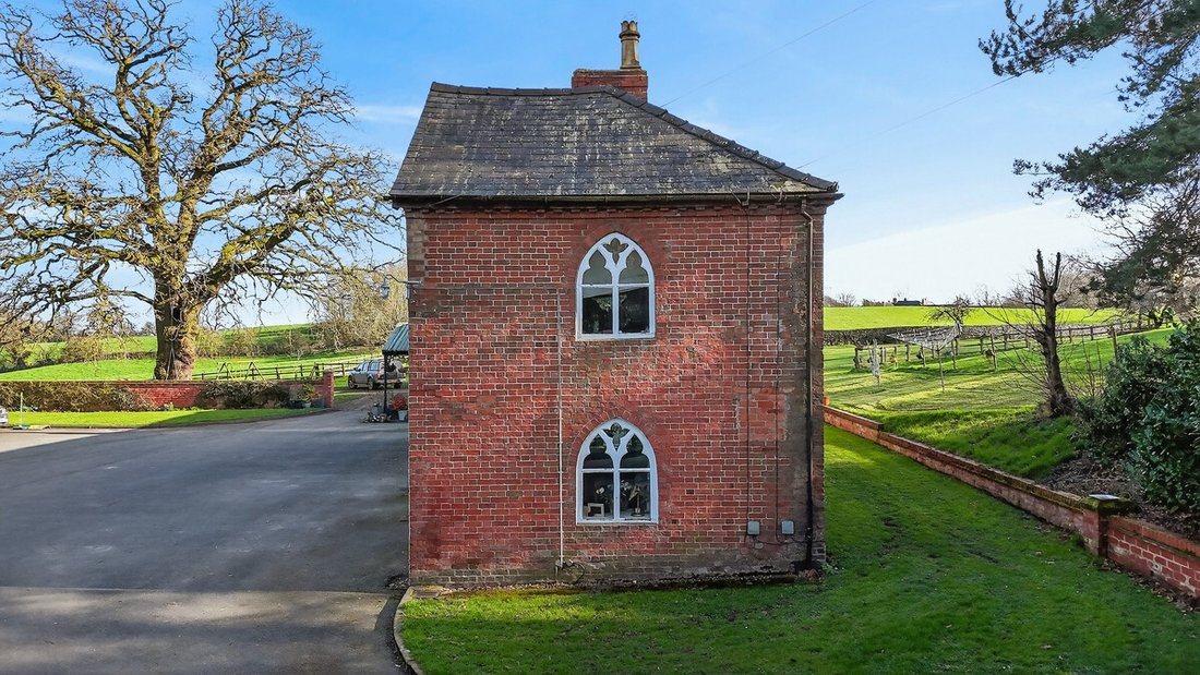 Cheshire East, England 5 - 17499531