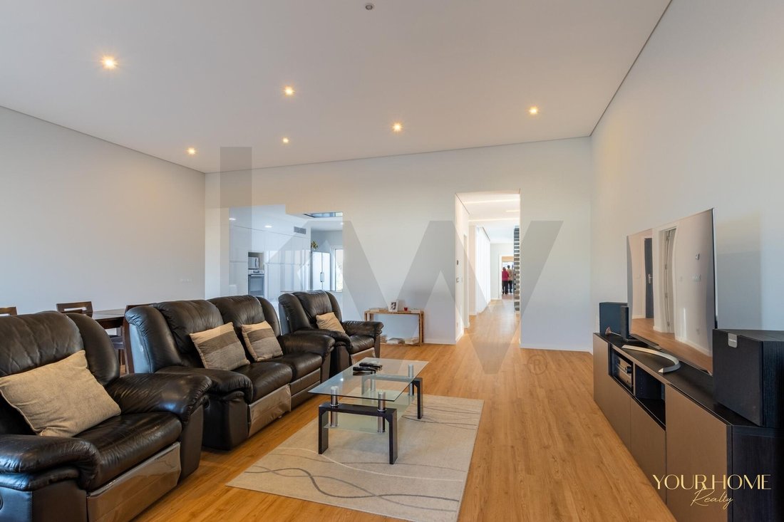 Townhouse in Alcabideche, Lisbon, Portugal 2 - 17498986
