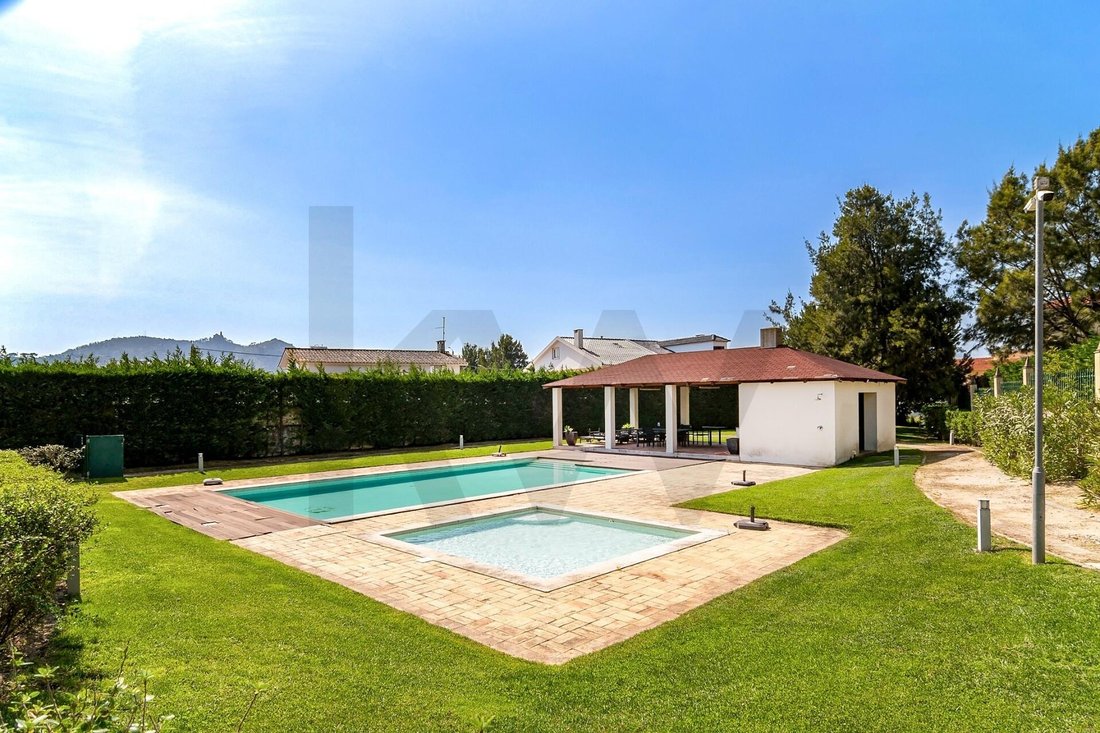 Townhouse in Algueirao-Mem Martins, Lisbon, Portugal 3 - 17427084