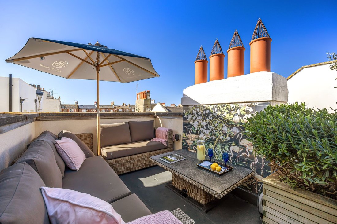 Apartment in Hove, England 3 - 17499533