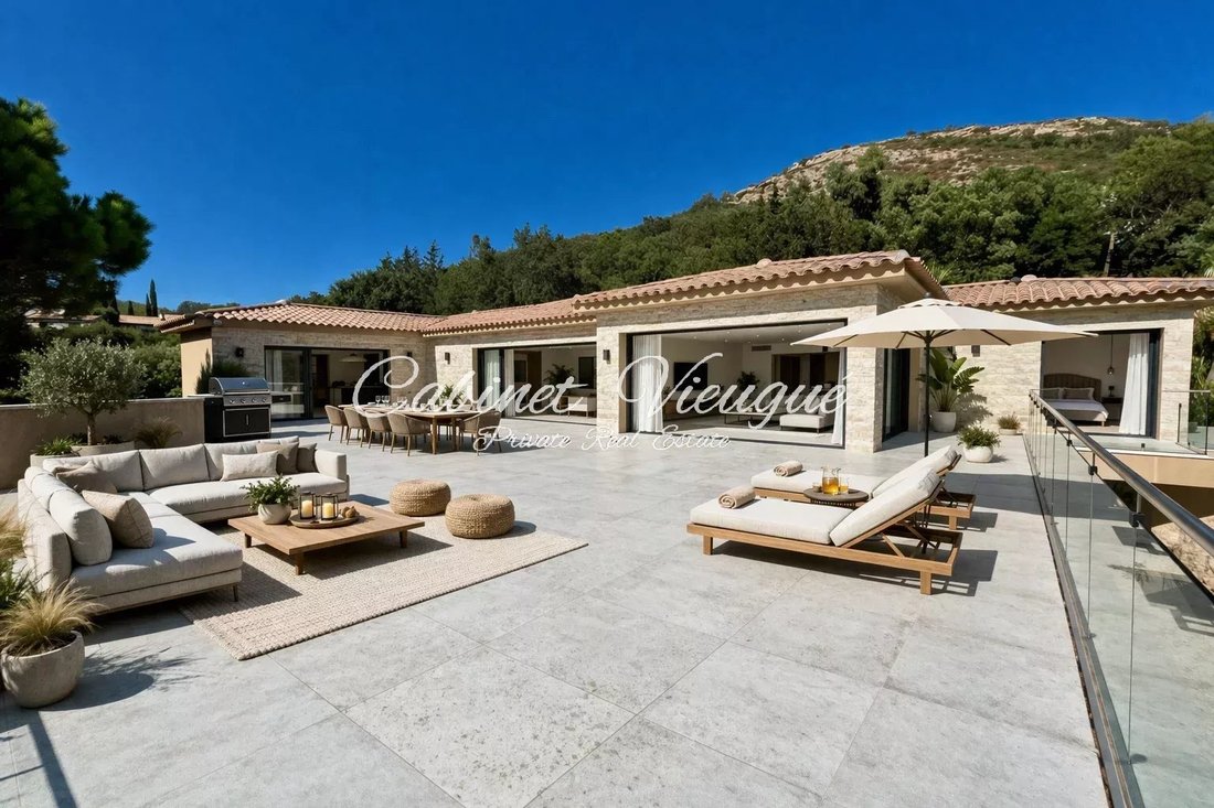 Villa in Grimaud, Provence-Alpes-Côte d'Azur, France 1 - 16246951