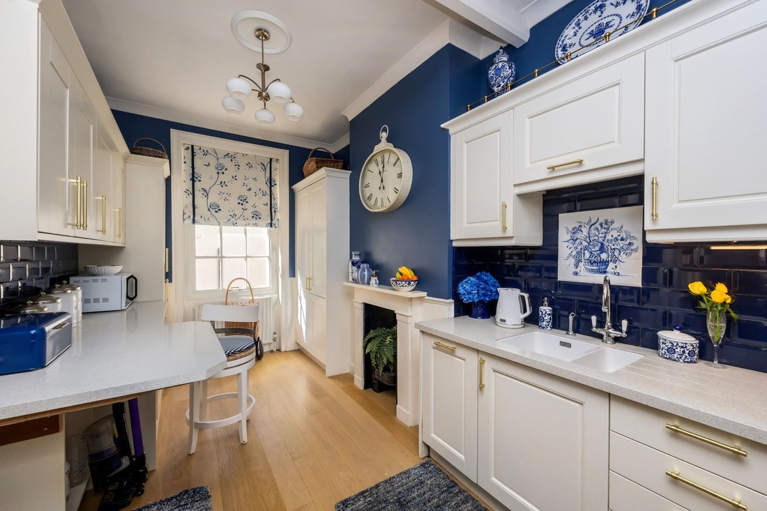 Apartment in Hove, England 4 - 17499533