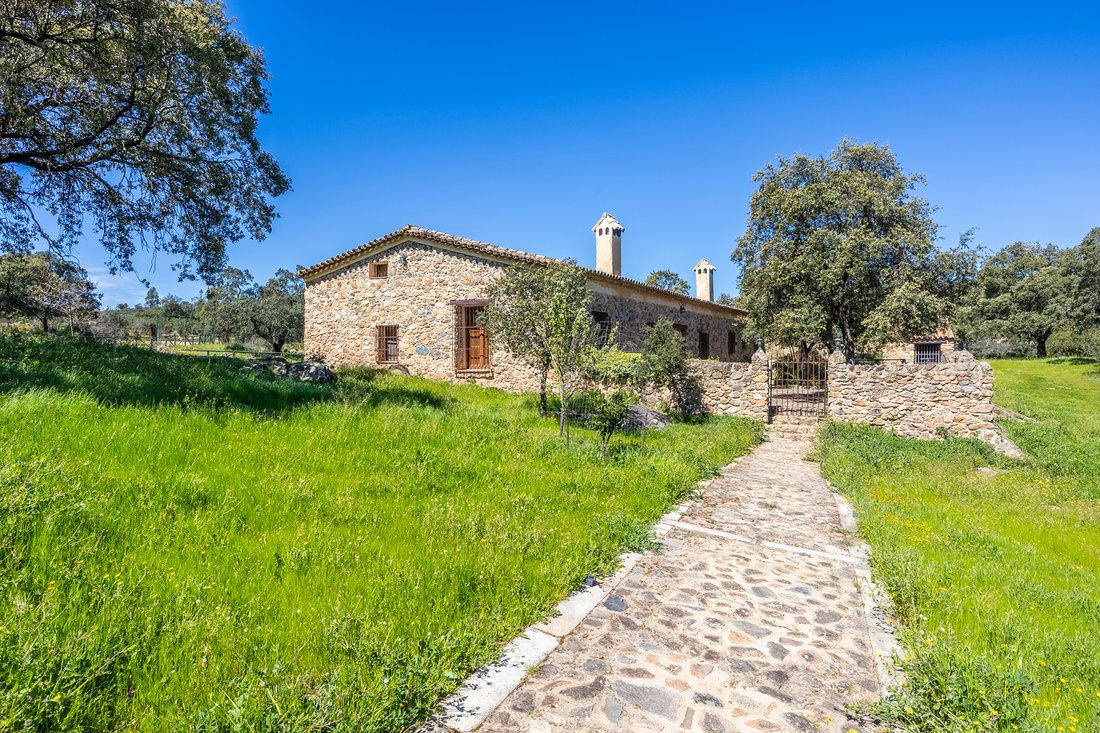 Finca in Aracena, Andalusia, Spain 3 - 15914597