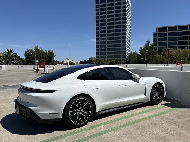 Sedan in Glendale, United States 3 - 17499546