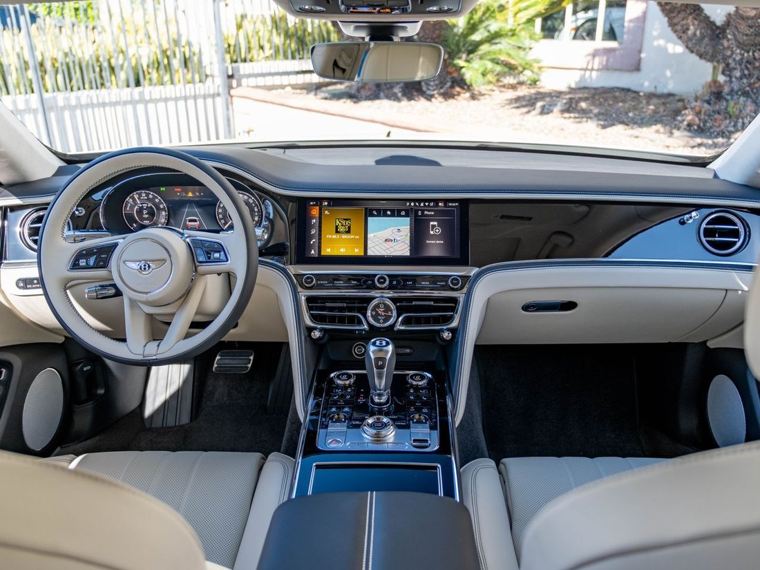 2026 Bentley Flying Spur in La Jolla, CA, United States 4 - 17499325