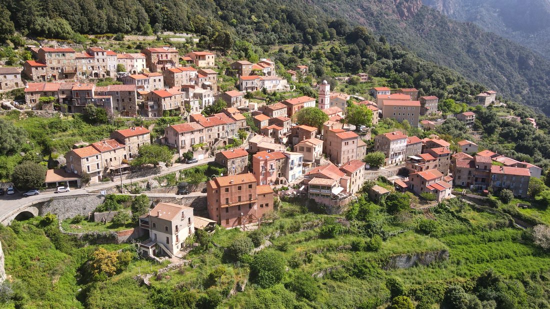 Estate in Ota, Corsica, France 4 - 17499675