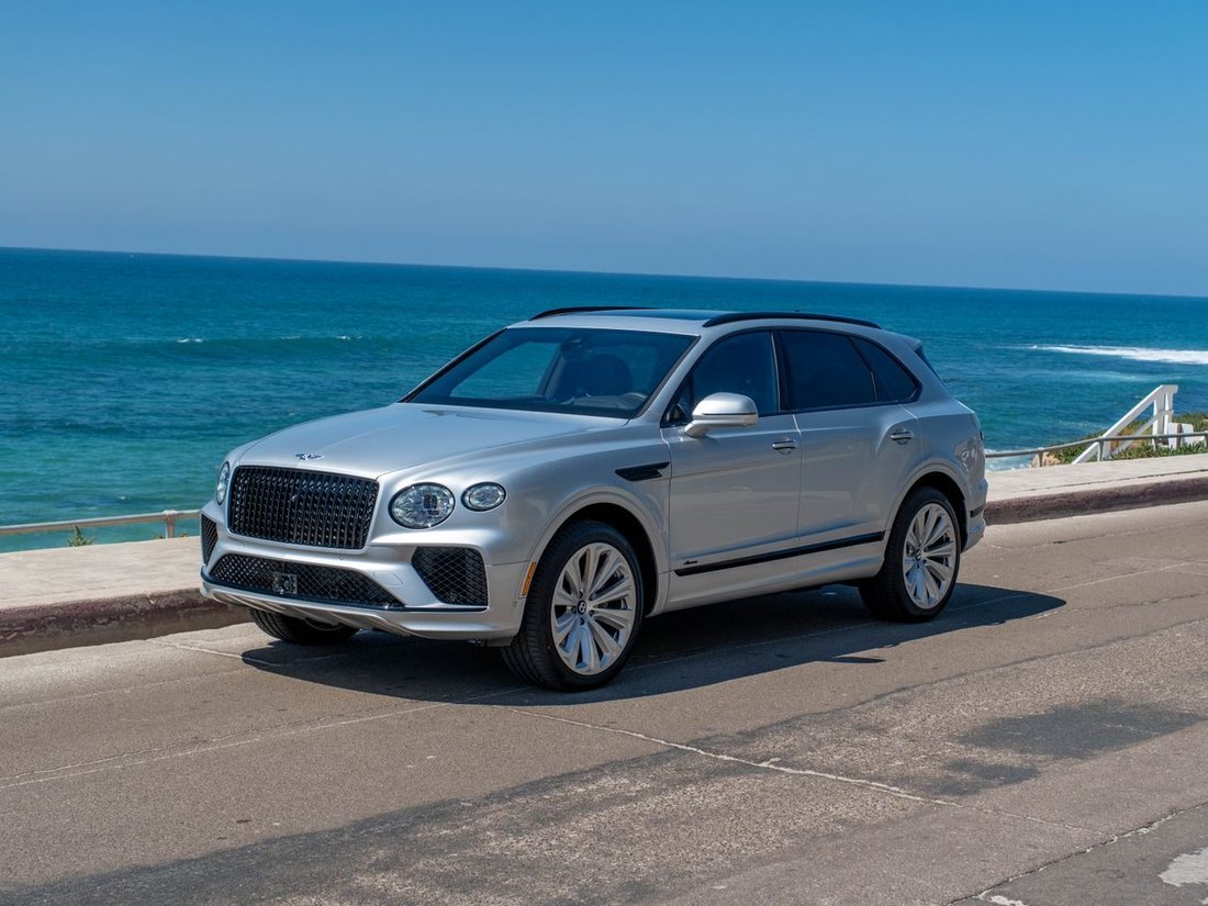 Suv in La Jolla, CA, United States 1 - 17499296
