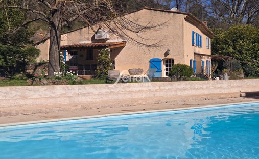 Villa in Salernes, Provence-Alpes-Côte d'Azur, France 1