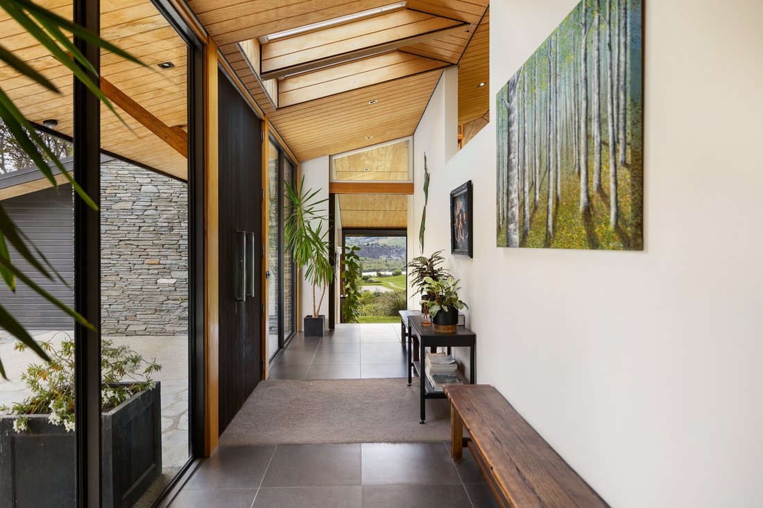 House in Queenstown, Otago, New Zealand 2 - 17498833
