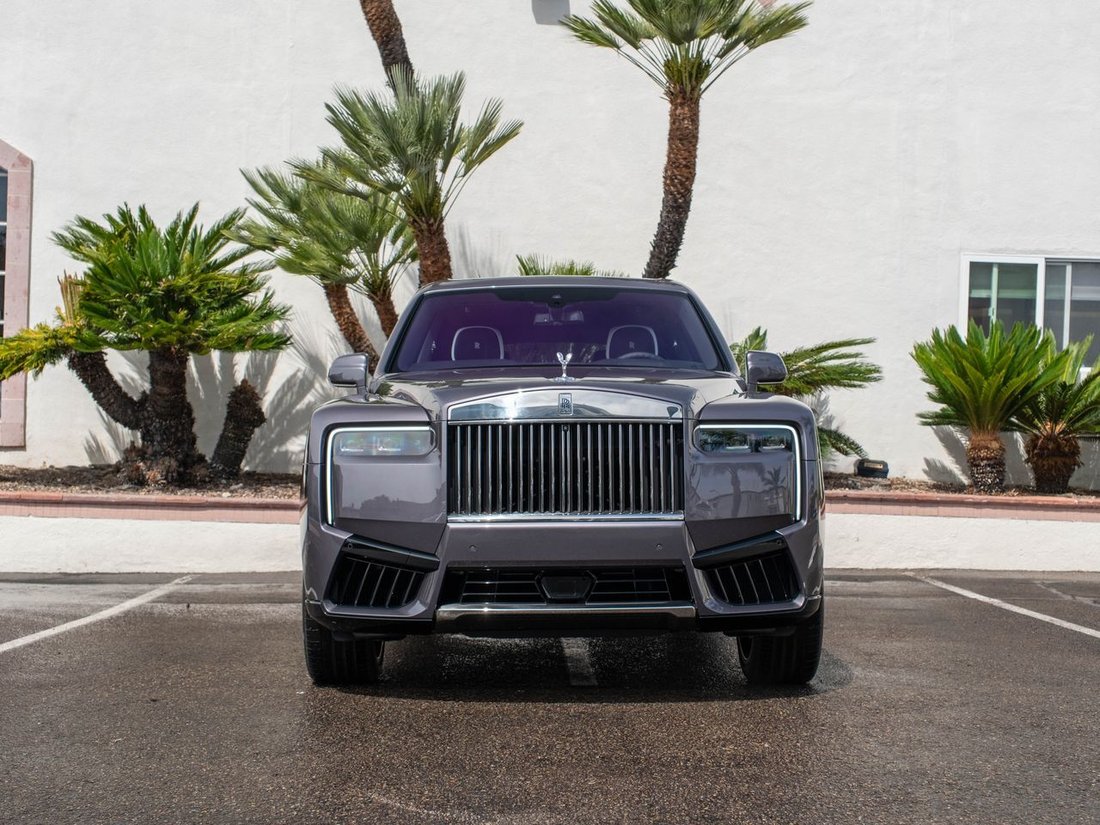 Suv in La Jolla, CA, United States 5 - 17499364