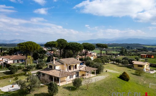 Villa in Palombara Sabina, Lazio, Italy 1