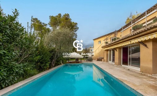 Villa in Sud, Roquefort-les-Pins, France 1