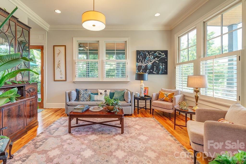 House in Weaverville, North Carolina, United States 5 - 17500014